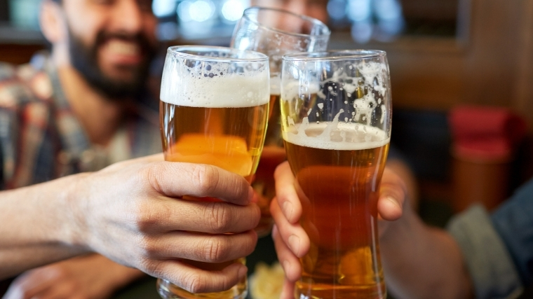 Guys drinking beer