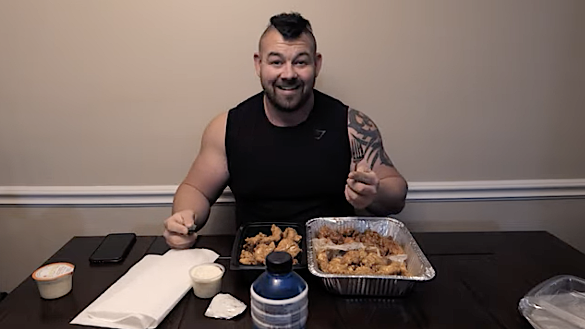 Watch Strongman Rob Kearney Eat Calories Of Boneless Wings Barbend