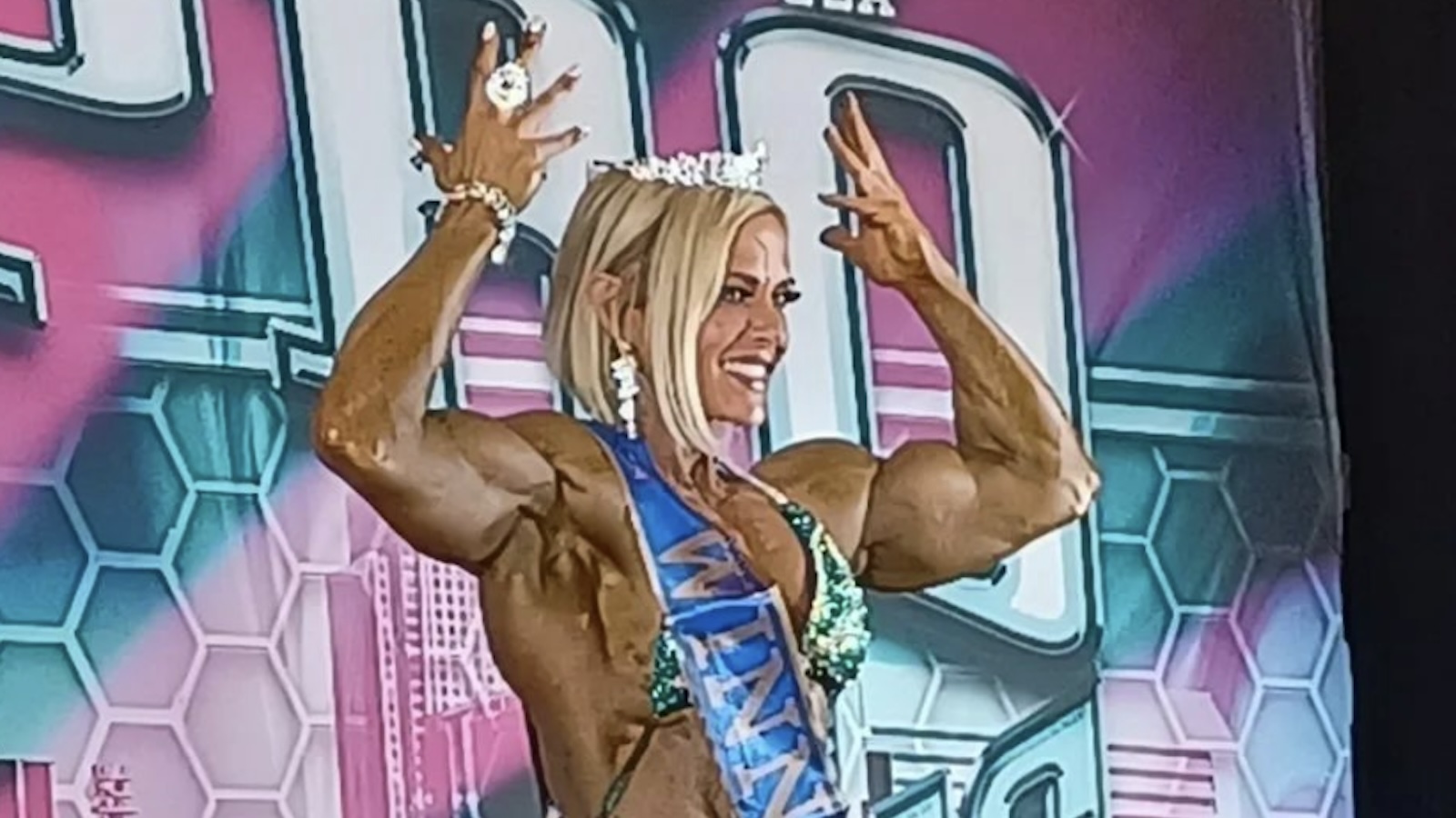 Susan Graham Wins 2024 Omaha Pro Womens Physique Show BarBend