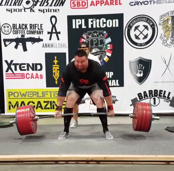 Jerry Pritchett With the Easiest 900+ Deadlift You'll Ever See | BarBend