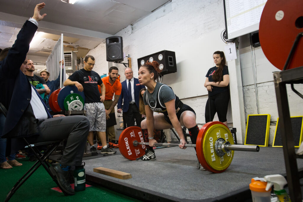 deadlift in lifting shoes