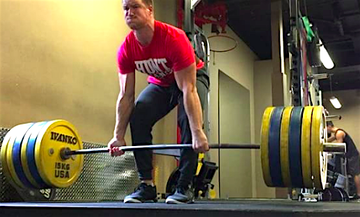 4 Things Weightlifters Can (and Should) Learn From Powerlifters | BarBend