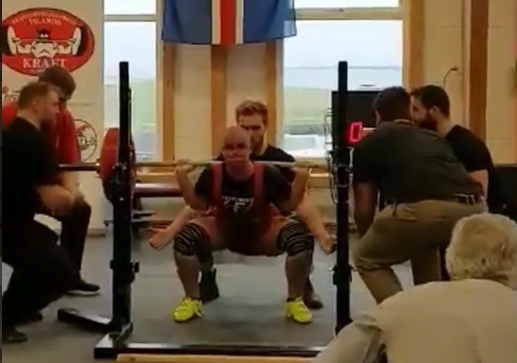 123 lb Powerlifter Stefanie Cohen Deadlifts 545 lbs At the Arnold Sports  Festival