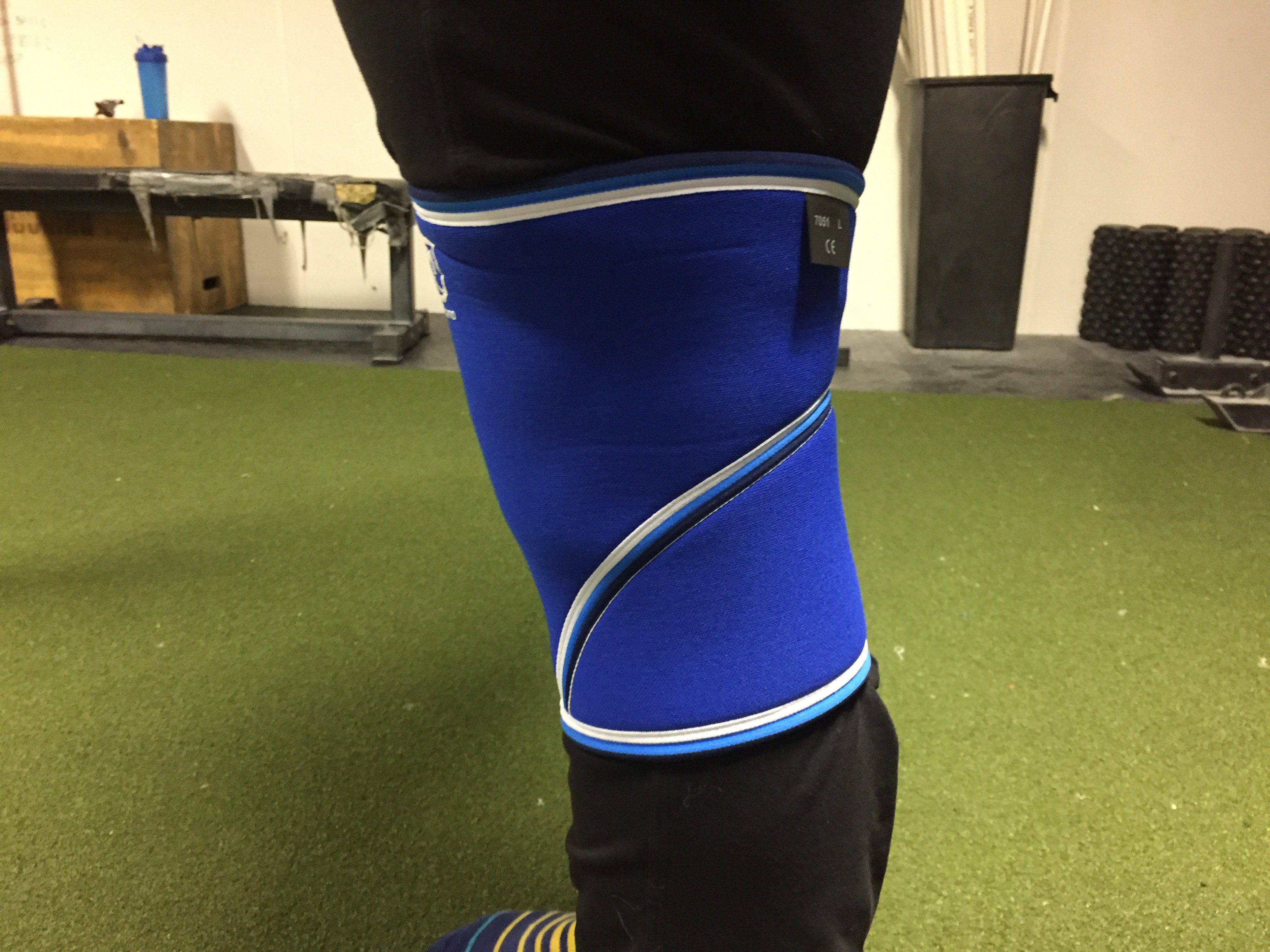 Rehband Rx 7mm Knee Sleeve