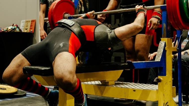 Powerlifter arching during bench press