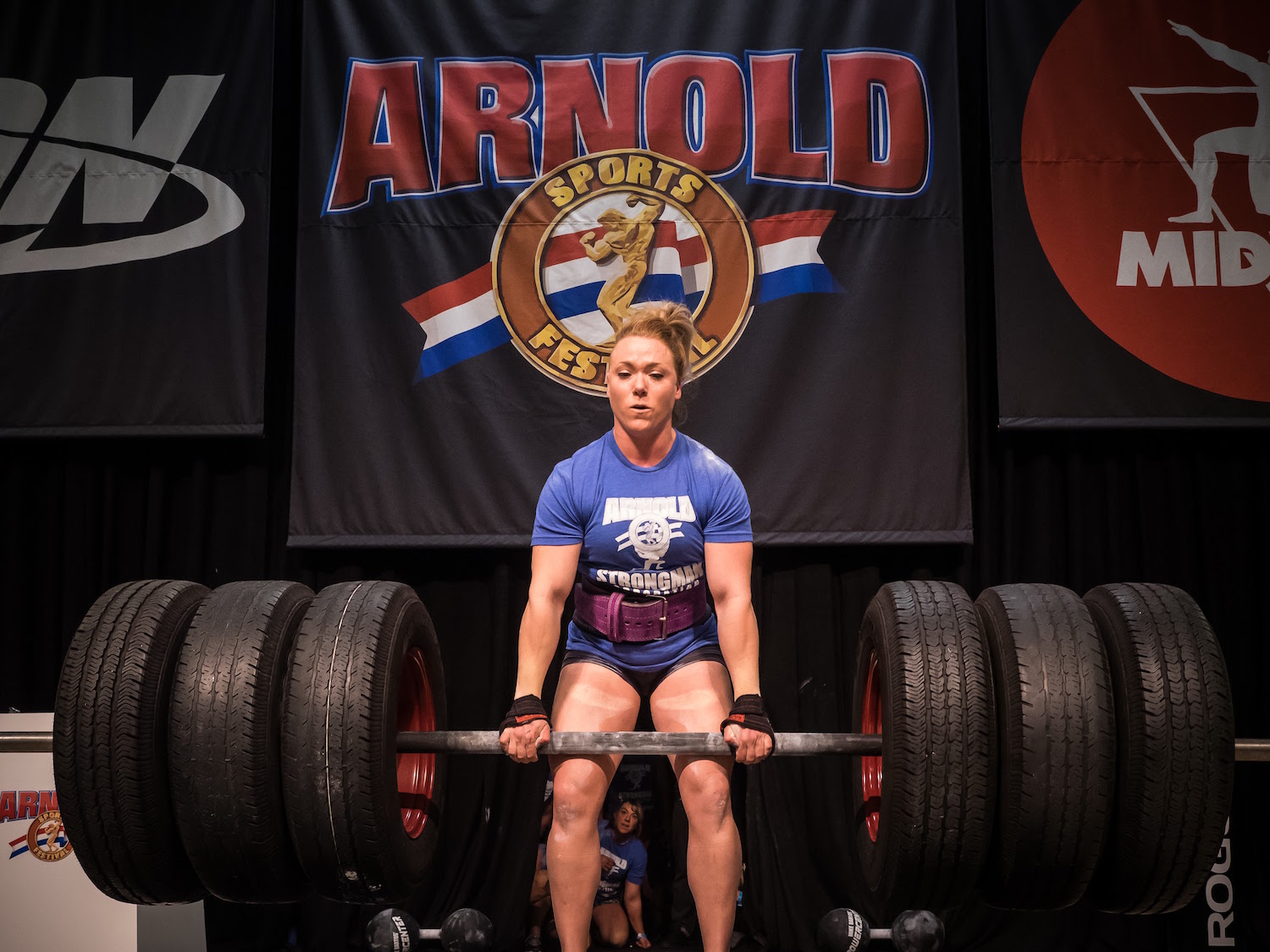 Should Women Wear A Belt When Squatting & Deadlifting? - Women Who Lift  Weights