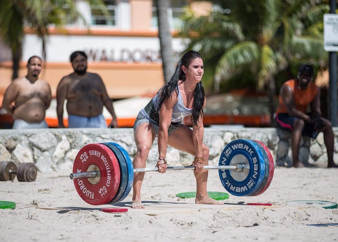 Powerlifter Stefanie Cohen Deadlifts 507 lbs for a 4x+ Bodyweight Triple