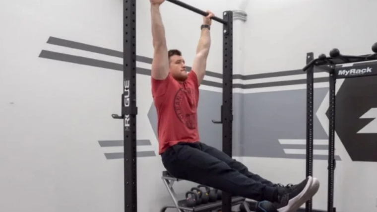 Build Ridiculous Core Strength With the Toes to Bar