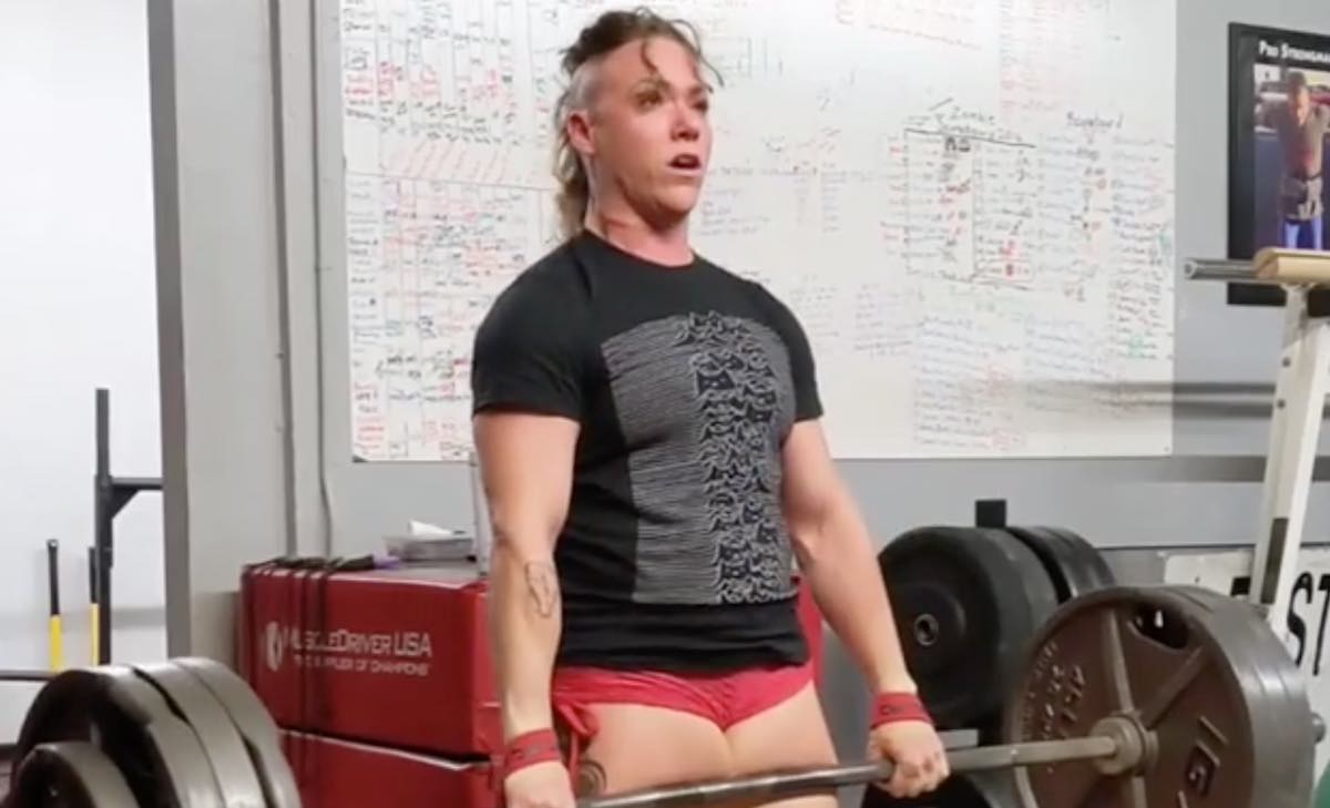 15-Year-Old Morgan Nicholls Records 605-Pound Deadlift in Training