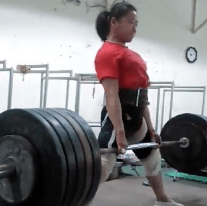 Chen Wei-Ling (47kg) Deadlifts 180kgs (4.5kg Over the World Record ...