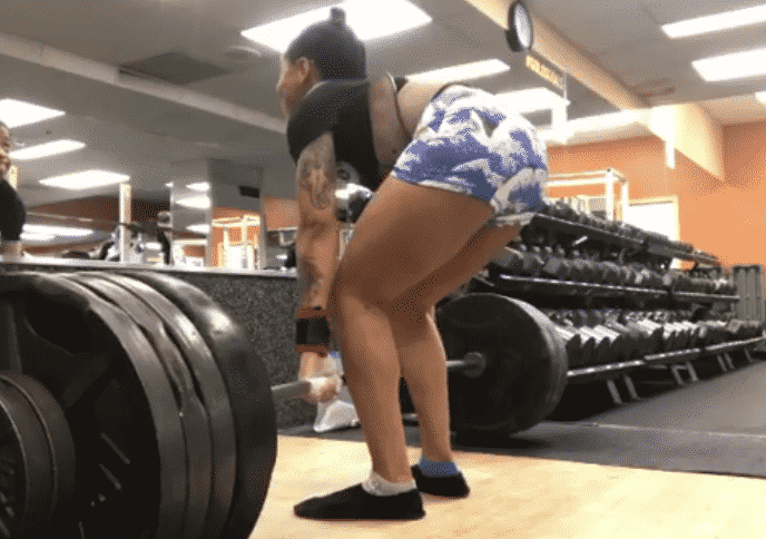 123 lb Powerlifter Stefanie Cohen Deadlifts 545 lbs At the Arnold Sports  Festival