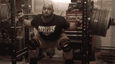 Dennis Cornelius squats 925 pounds