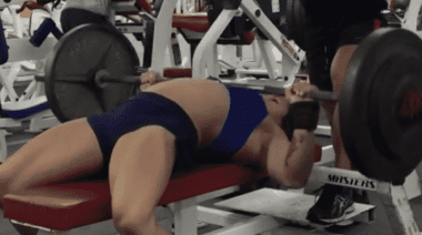 Eva Dunbar Bench Presses 185 lbs for 20-Reps