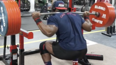 Kevin Oak Squats 365kg for 3-Reps