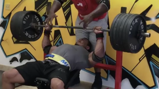 Larry Wheels Incline Bench Presses 585 lbs for a New PR