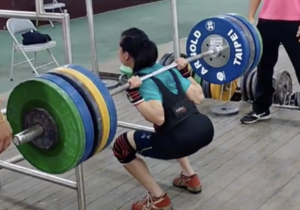 Powerlifter Chen Wei-Ling Squats 185kg