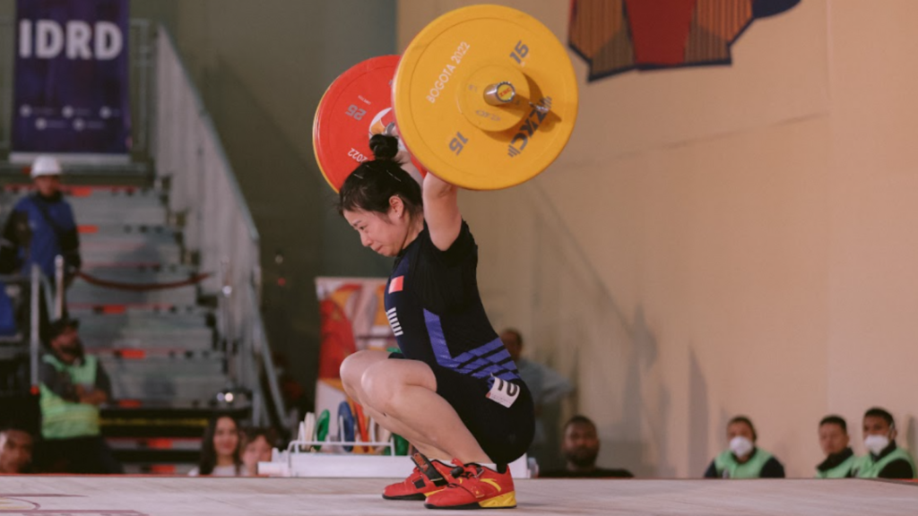 How to Do a Picture-Perfect Overhead Squat for Olympic Lifting, CrossFit, and More