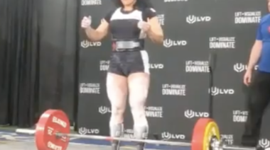 Christine Castro Deadlifts 212.5kg