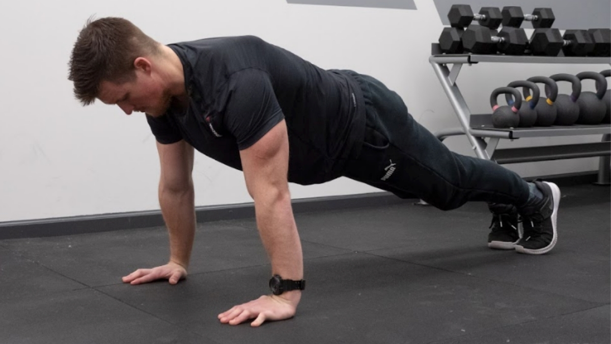 tenga en cuenta Corchete Herencia How to Perform the Push-Up — Tips, Tricks, & Variations | BarBend