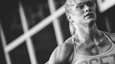 ANNIE THORISDOTTIR