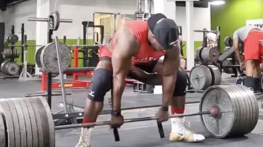 Kevin Oak 815 lb Sumo Deadlift