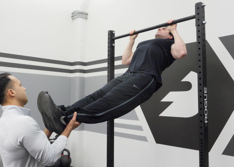 Learn How to Exercise on a Pull-Up Bar with These 10 Exercises for  Beginners and Advanced Athletes - GymBeam Blog