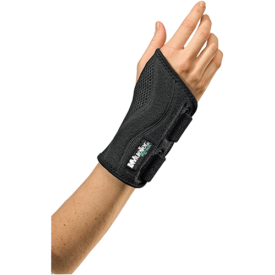 Mueller Green Fitted Wrist Brace