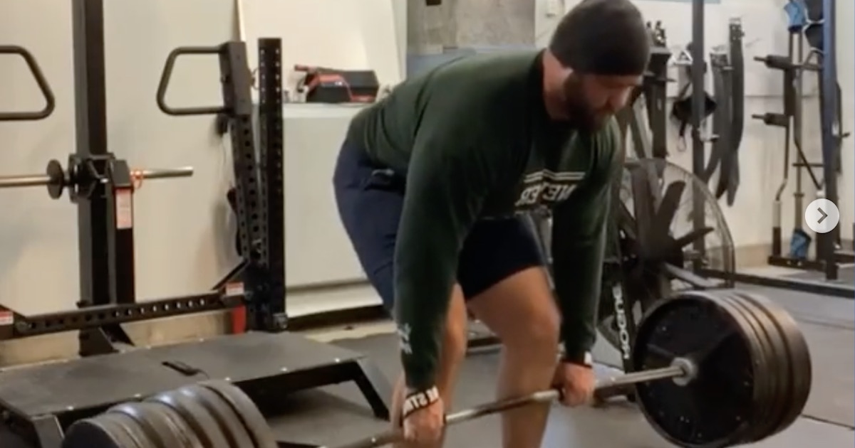 Benjamin Downs Pulls Unreal 700lb Paused Deadlift Triple | BarBend