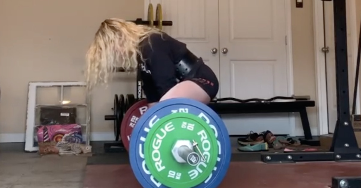 Heather Connor Deadlifts a Huge 185kg/407 lbs to Round Out