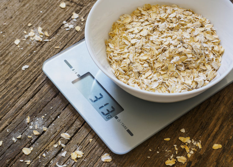 farina d'avena pesare il cibo