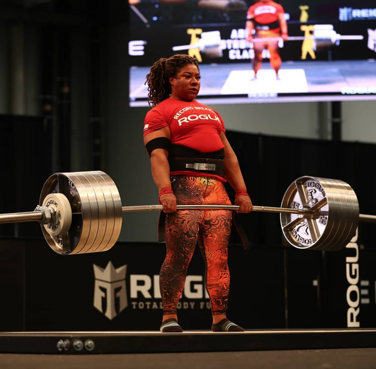 Female powerlifter shows extreme fitness by crushing watermelons between  her THIGHS