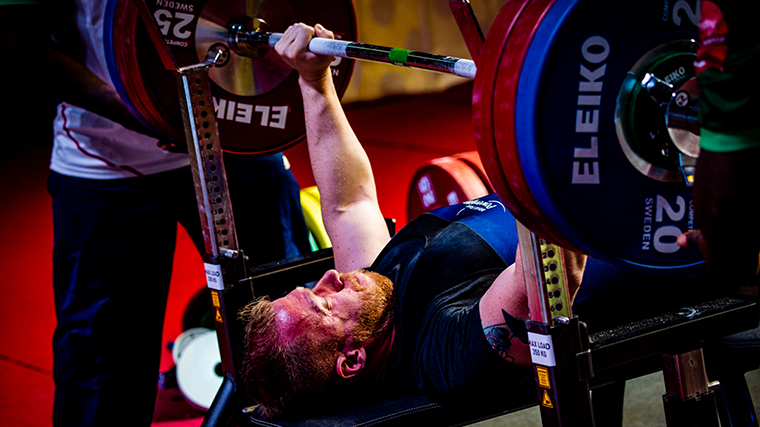 Matteo Cattini bench press