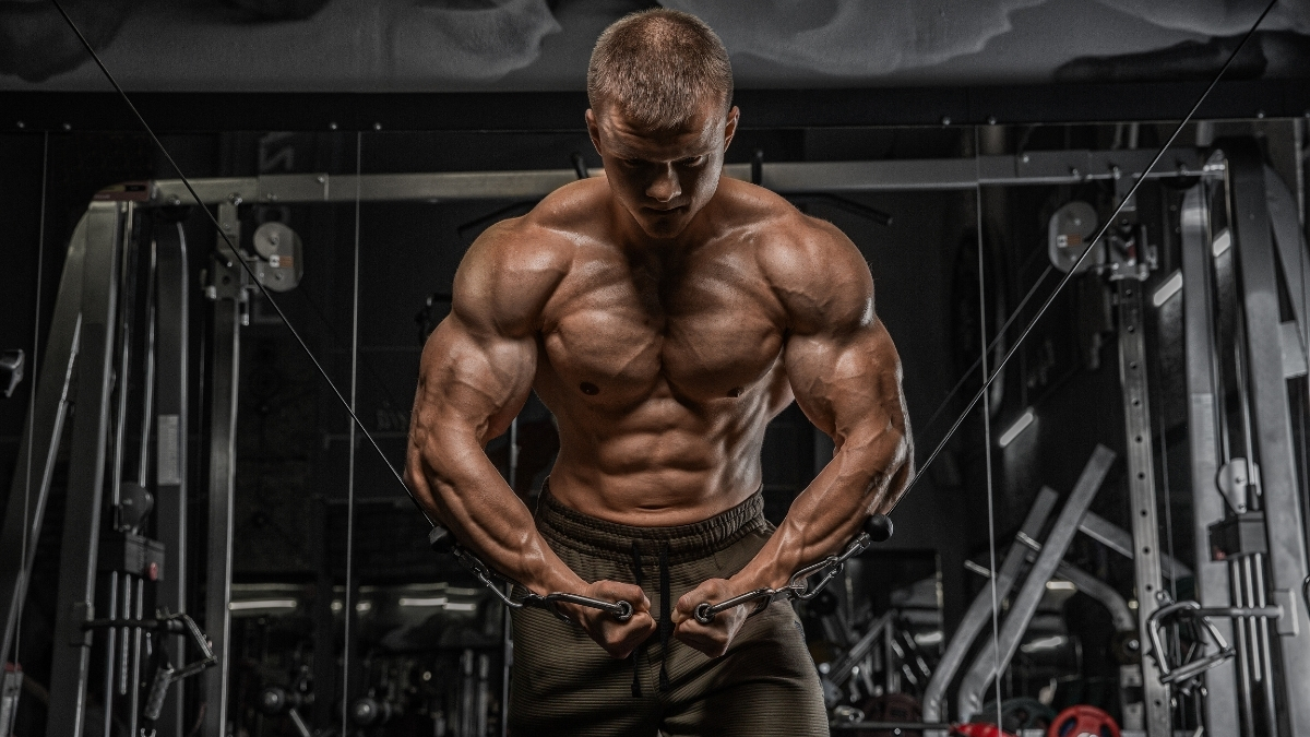 How Bodybuilders Cut Weight While Still Holding Onto Muscle