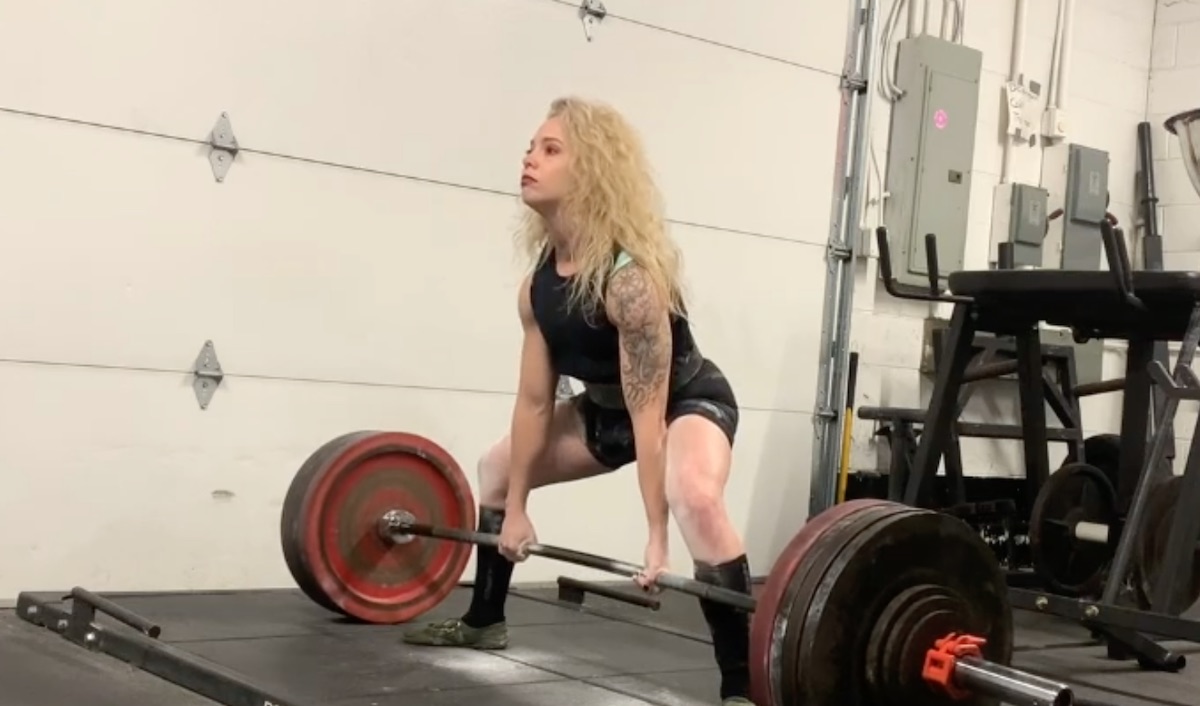 Powerlifter Heather Connor Deadlifts 200 Kilograms/440 Pounds At 45.6KG  Bodyweight | BarBend