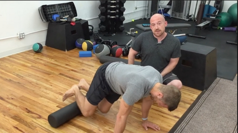 Tutorial: How to perform the Lateral Hip Foam Roll