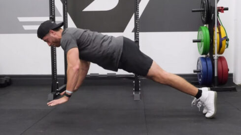 How Plyometric Push-Ups Can Improve Pressing Strength | BarBend