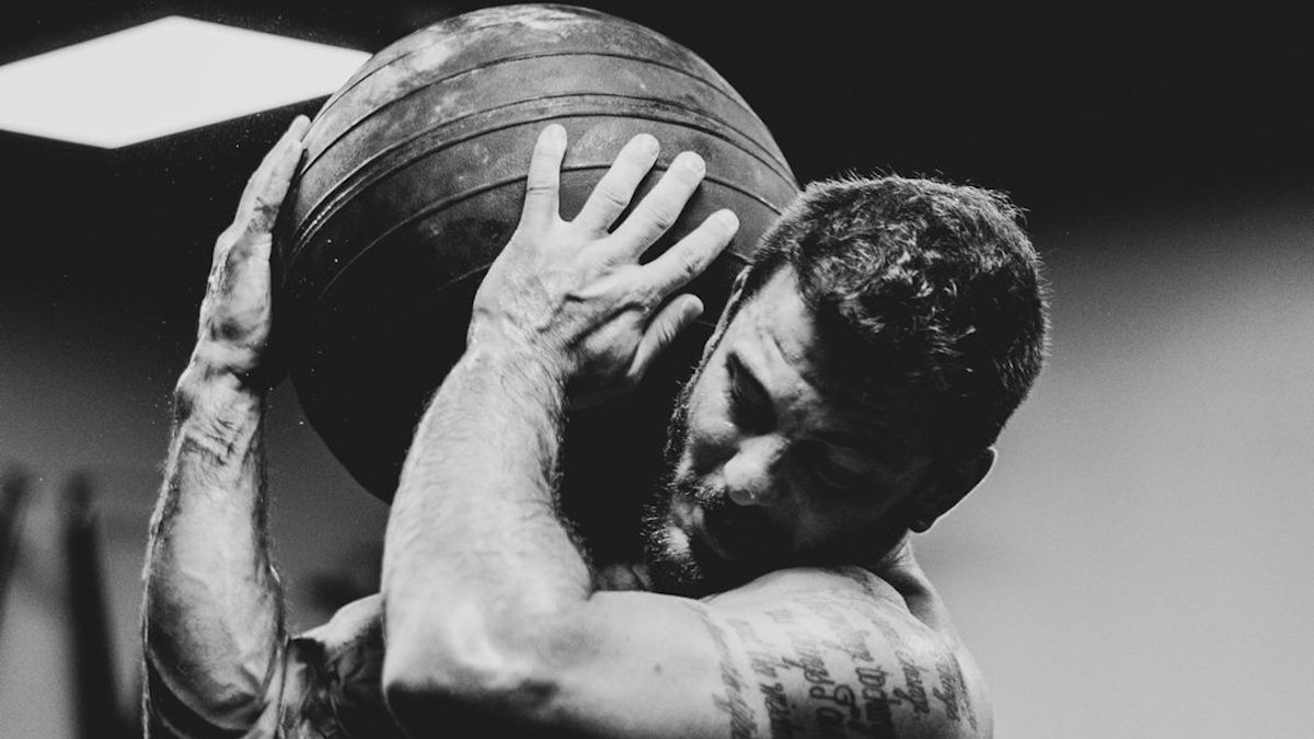 Watch Mat Fraser Perform a HWPO Training Session In His New Gym BarBend