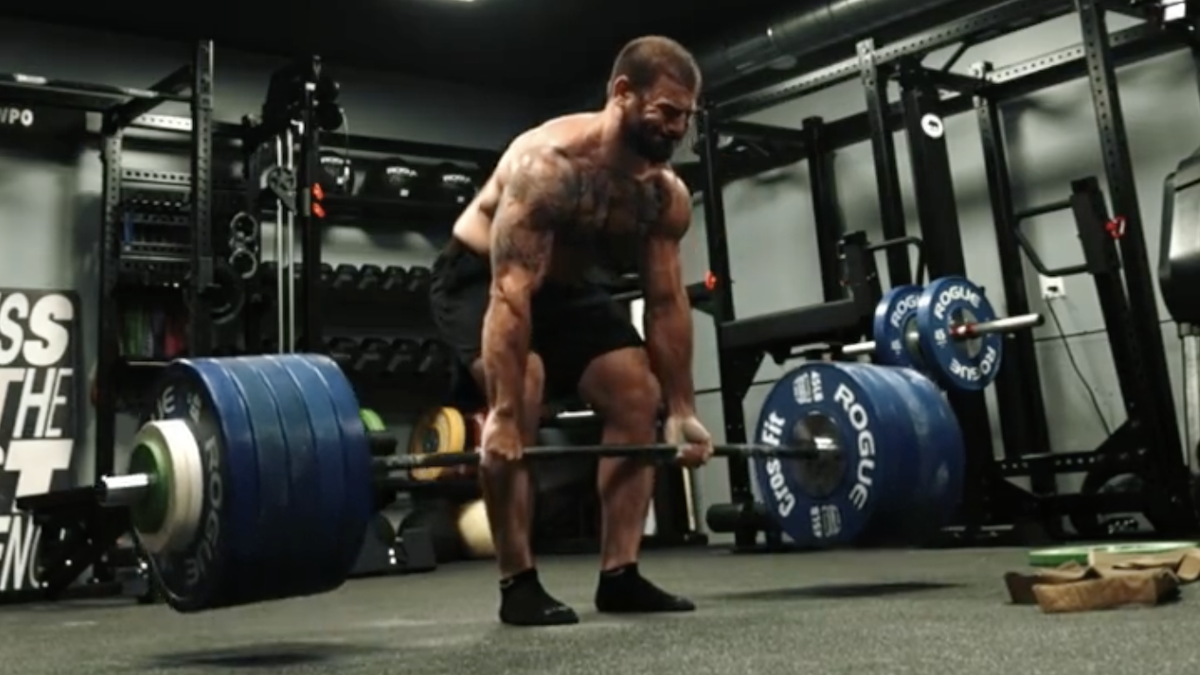 CrossFitter Mat Fraser Deadlifts Lifetime Personal Record of 540 Pounds