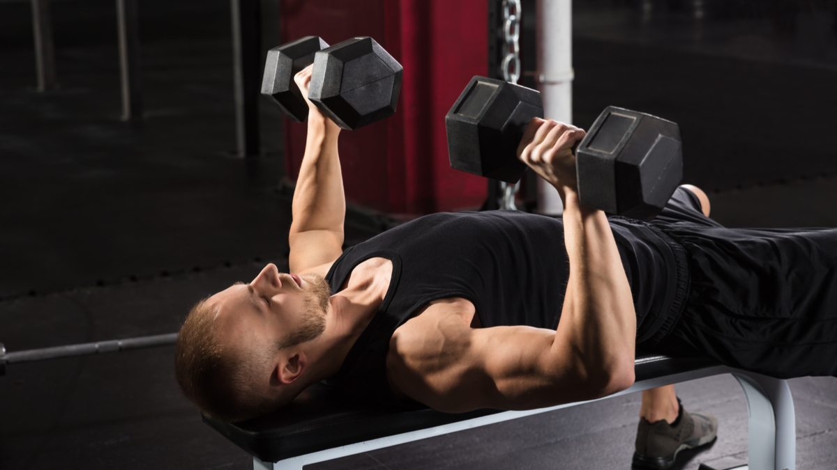 chest exercise with dumbbells