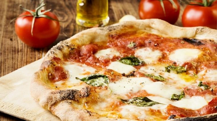 Eat Pizza, Lose Fat. What You Need to Know About the IIFYM Diet