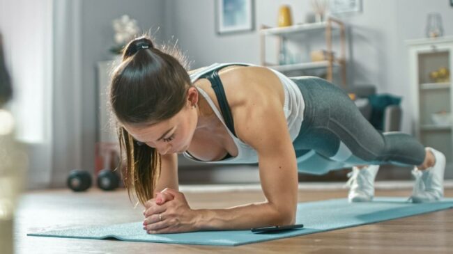 11 Isometric Exercises for More Core Strength and Full-Body Stability 11 Isometric Exercises for More Core Strength and Full-Body Stability