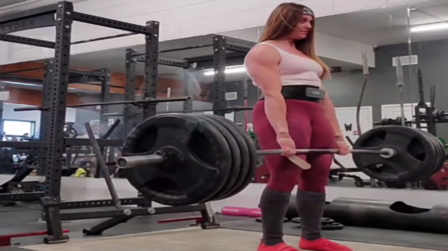 Jessica Buettner deadlifts 450 pounds.