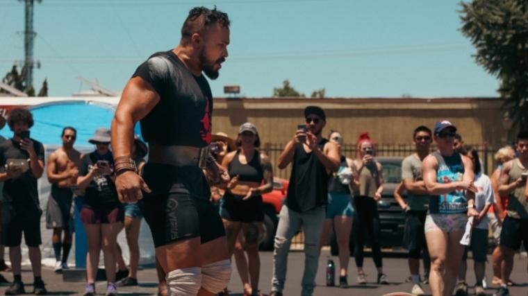 Strongman Ben Claridad at strongman competition