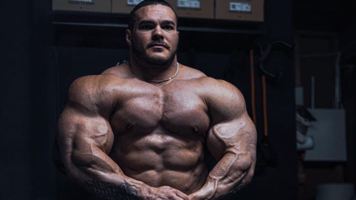 Bodybuilder Nick Walker Is Adding Density to His Back via HighVolume