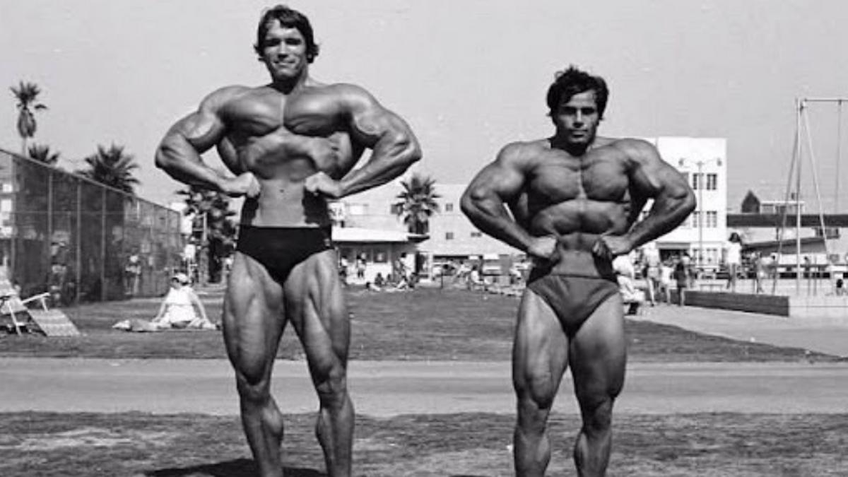 BORN TO BE A BODYBUILDER - Who has the best side chest pose? | Facebook