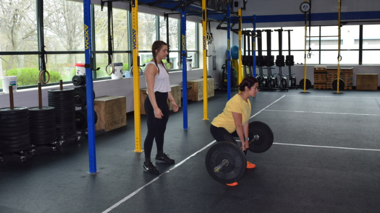 A guide to spotting someone in the gym