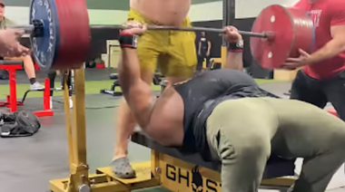 15-Year-Old Morgan Nicholls Records 605-Pound Deadlift in Training