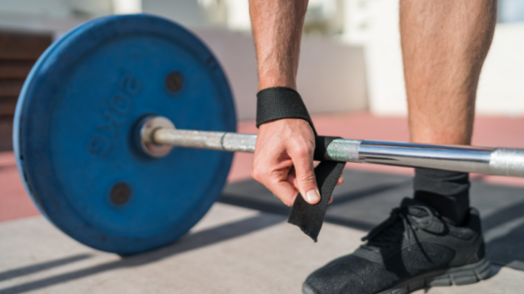 Applying a lifting strap 