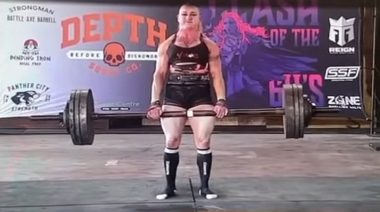 Rhianon Lovelace axle bar deadlifts 515 pounds.