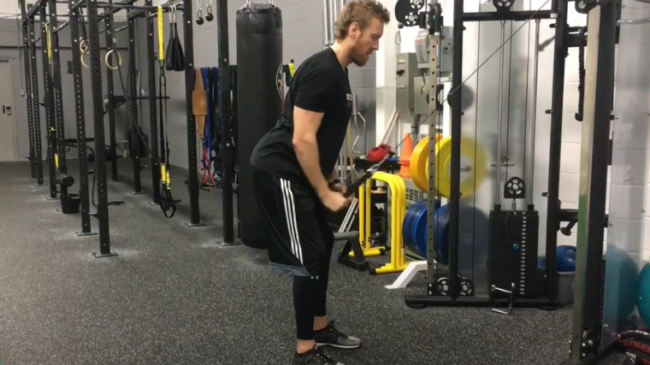 How to Do the Straight-Arm Pulldown — Benefits, Variations, and Muscles ...